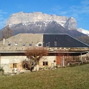 studio-chez-lili-dans-ferme-familiale.hotels-rhonealpes.com/