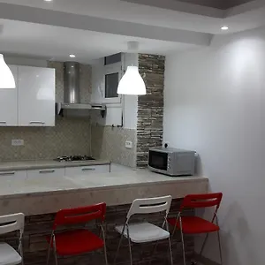 ain-zaghouen-apartment-in-front-of-tunisia-mall.tunis-best-hotels.com/